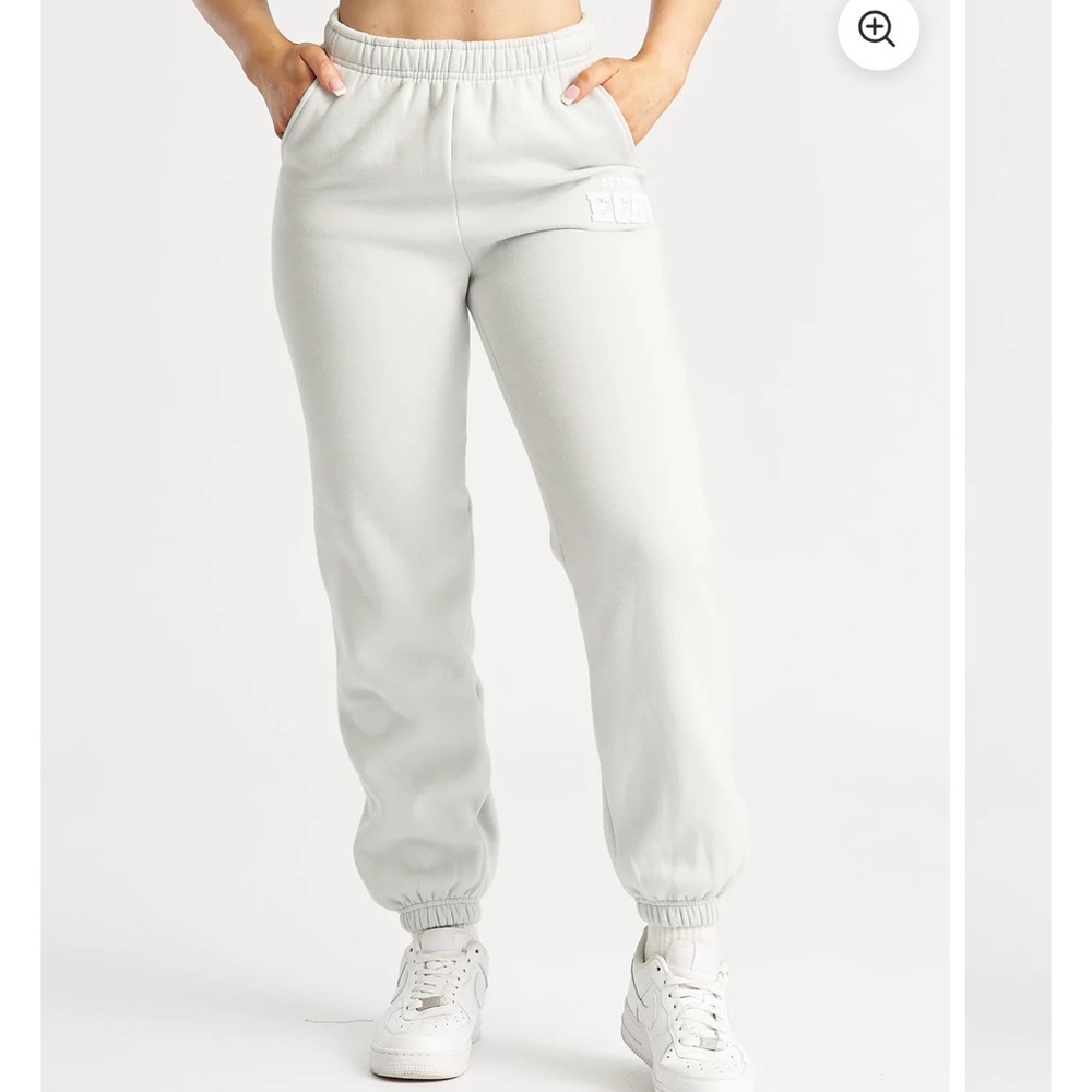 SEASON III SWEATPANTS- echt brand new never worn
